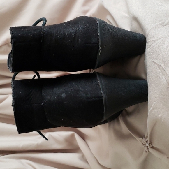 Merona Black Faux Suede Lace-Up Wedge Heel Booties Size 8 - Picture 4 of 6